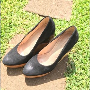 Groovy black suede wedges